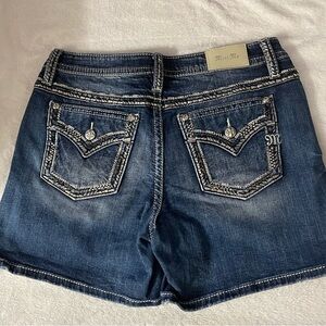 Miss Me Curvy Shorts